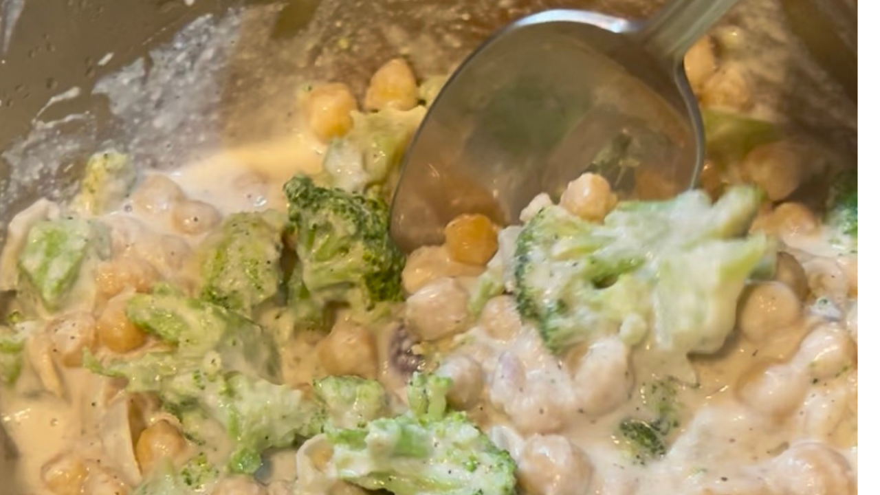 Instant Pot Creamy Garbanzo Beans & Broccoli – Gluten-free / Dairy-free